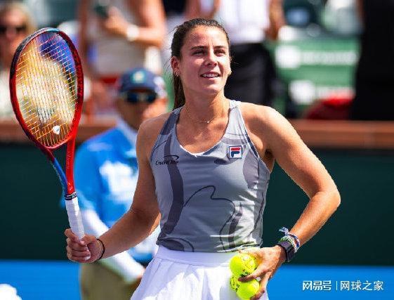 有力的发球 有力的发球