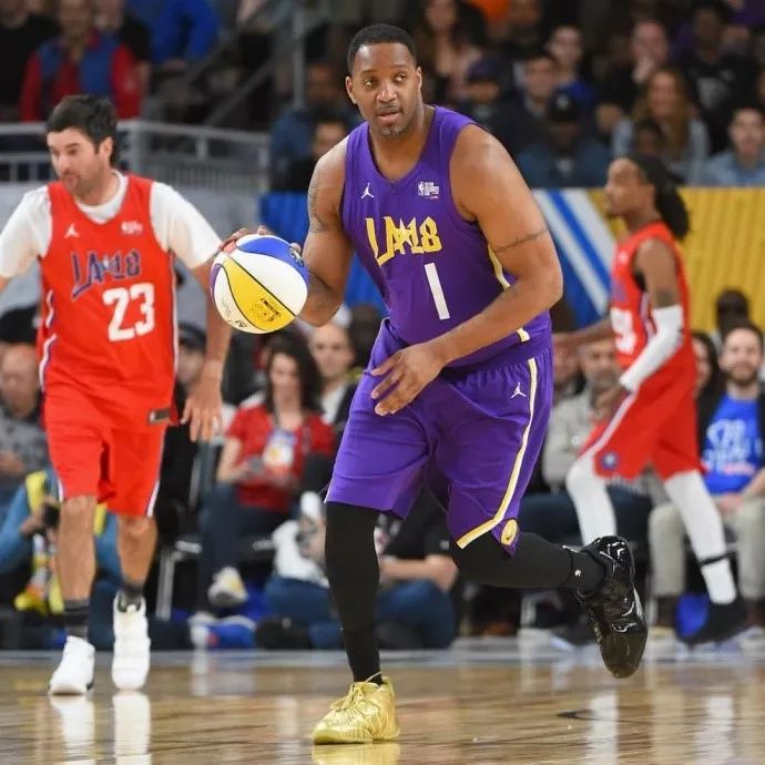 人员提供更 人员提供更