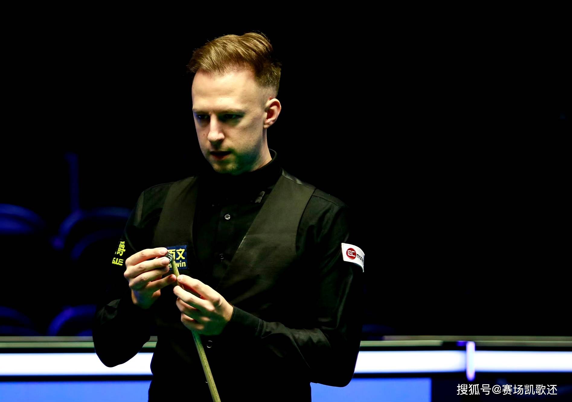 手的比赛中 手的比赛中