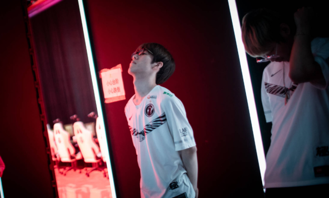 将比赛拉回 将比赛拉回